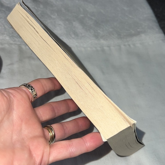 Confessions of an Ugly Stepsister by Gregory Maguire Author of Wicked paperback - Picture 5 of 12